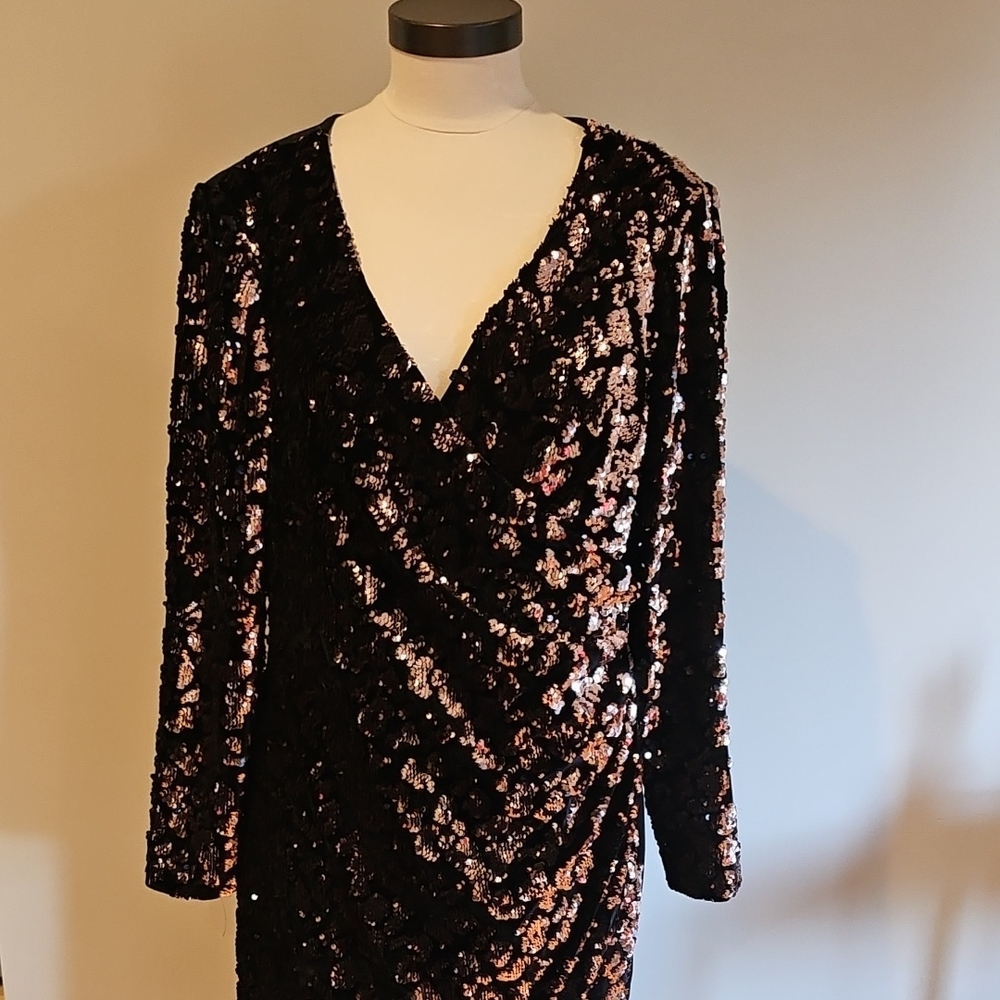 Julia Jordan Black and Pink Sequin Long Sleeve Dress
